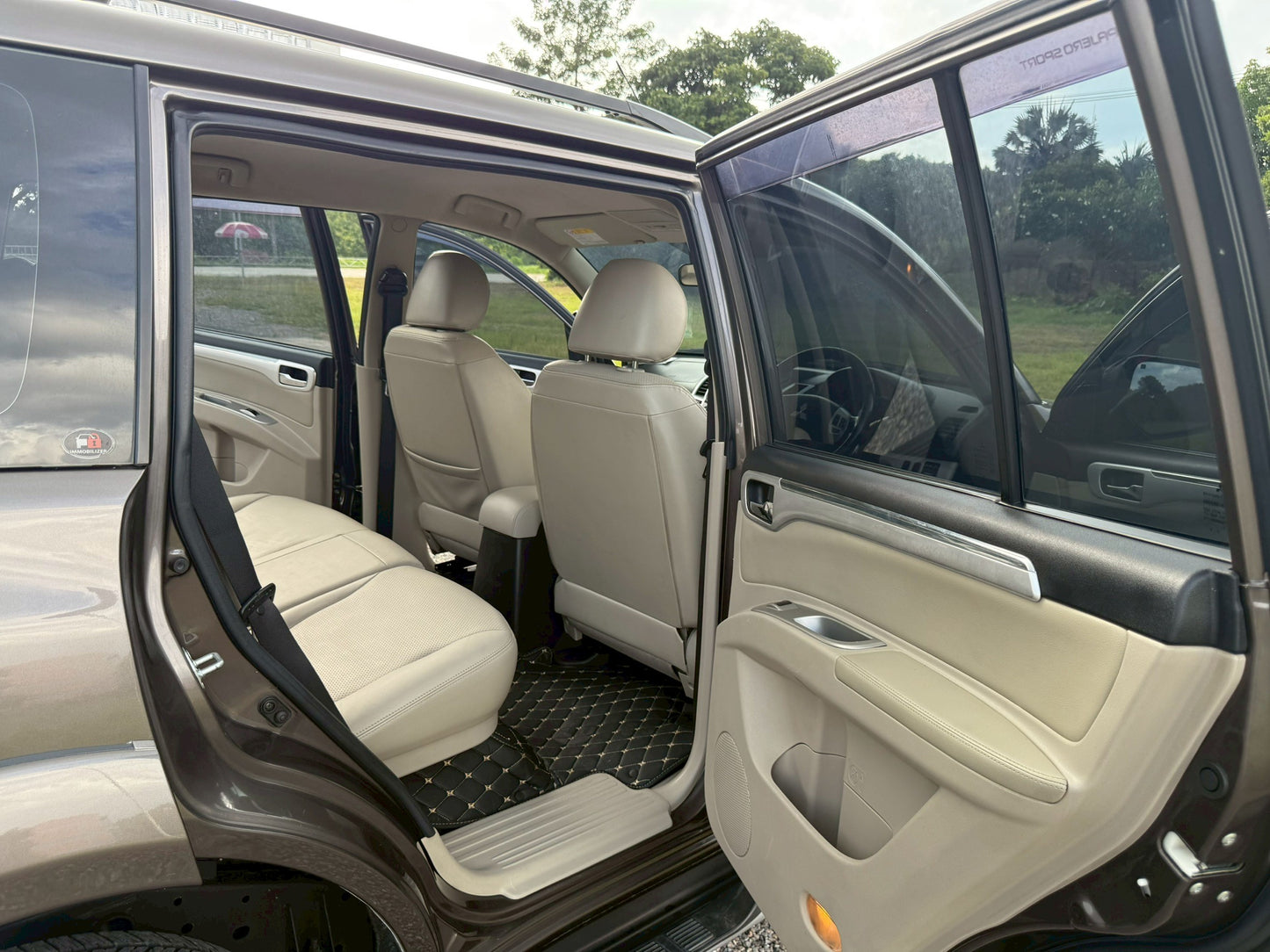 Mitsubishi Pajero sport 2.5 GT Auto 4WD 2011