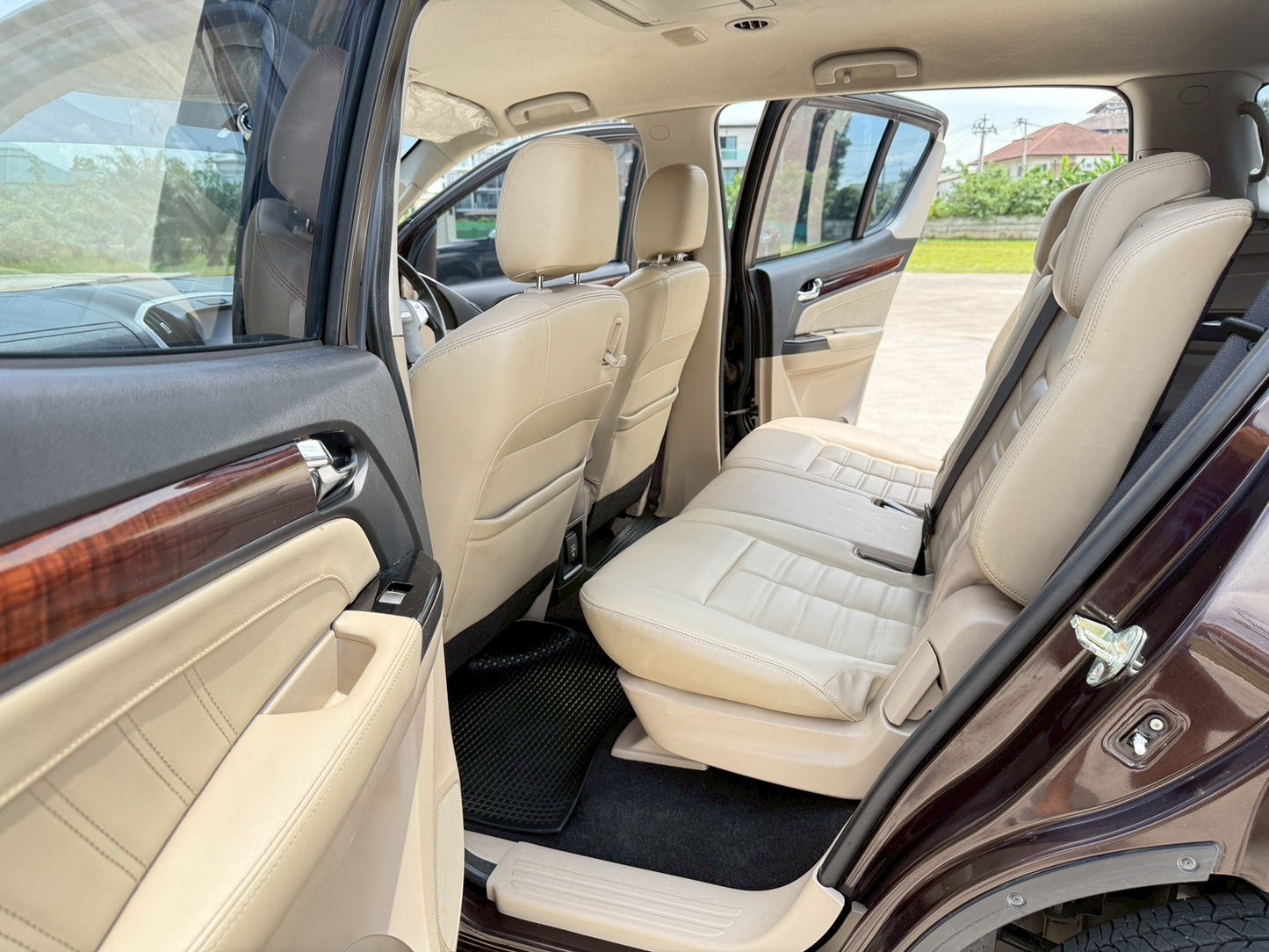 ISUZU MU-X 3.0 ออโต้ 4WD ปี 2017/2560