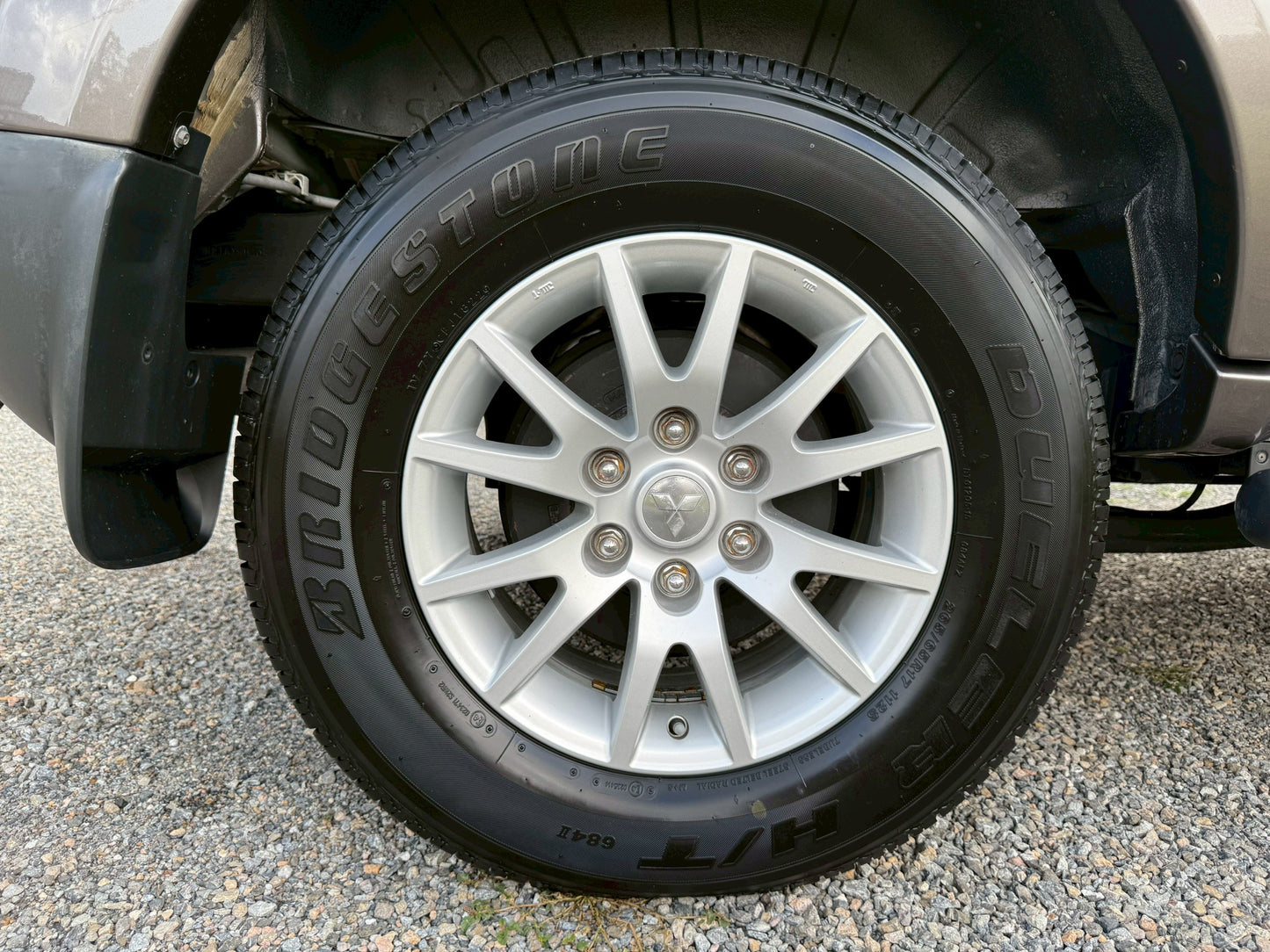 Mitsubishi Pajero sport 2.5 GT Auto 4WD 2011
