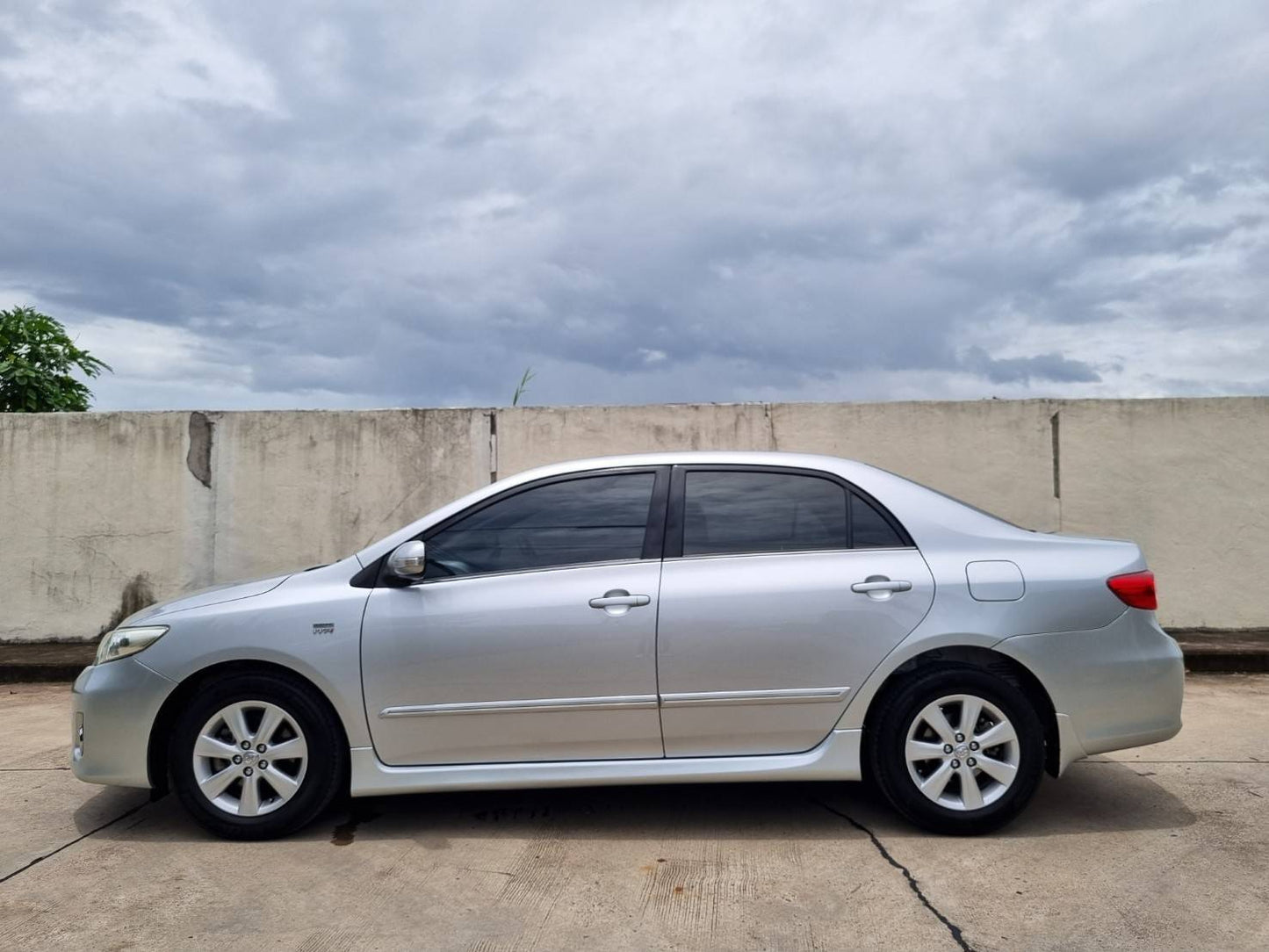 Toyota Corolla Altis 1.6 G ปี 2557 สีบรอนซ์ เกียร์ออโต้