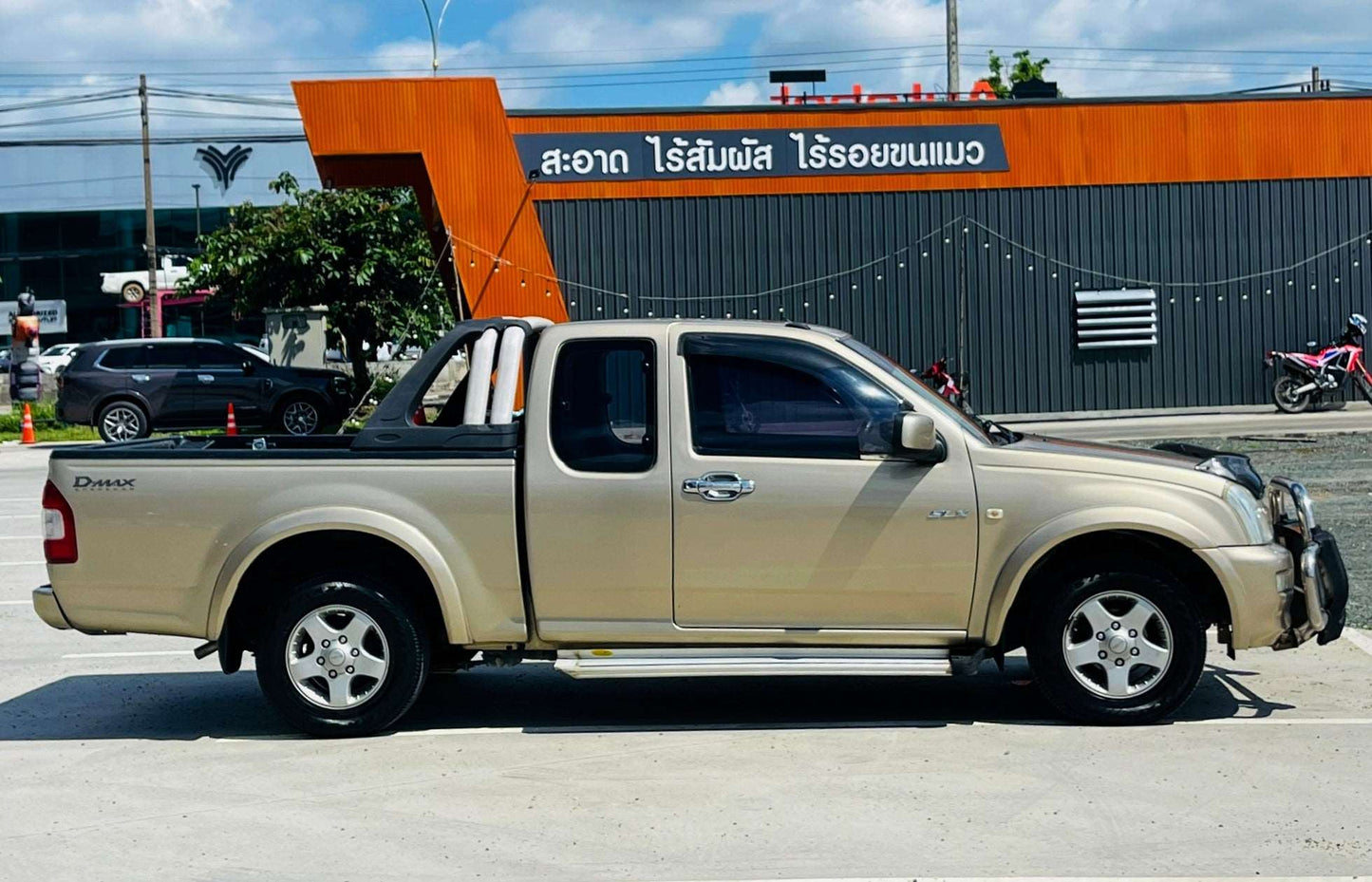 d-max 3.0 turbo ปี 2003 4 ประตู เกียร์ธรรมดา