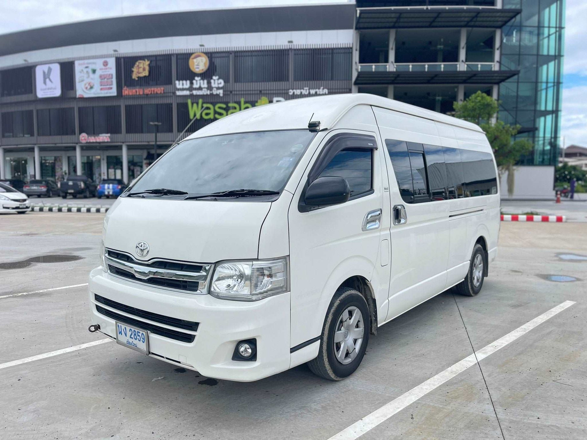 TOYOTA COMMUTER 2.5 เกียร์ธรรมดา ปี 2010จด2011