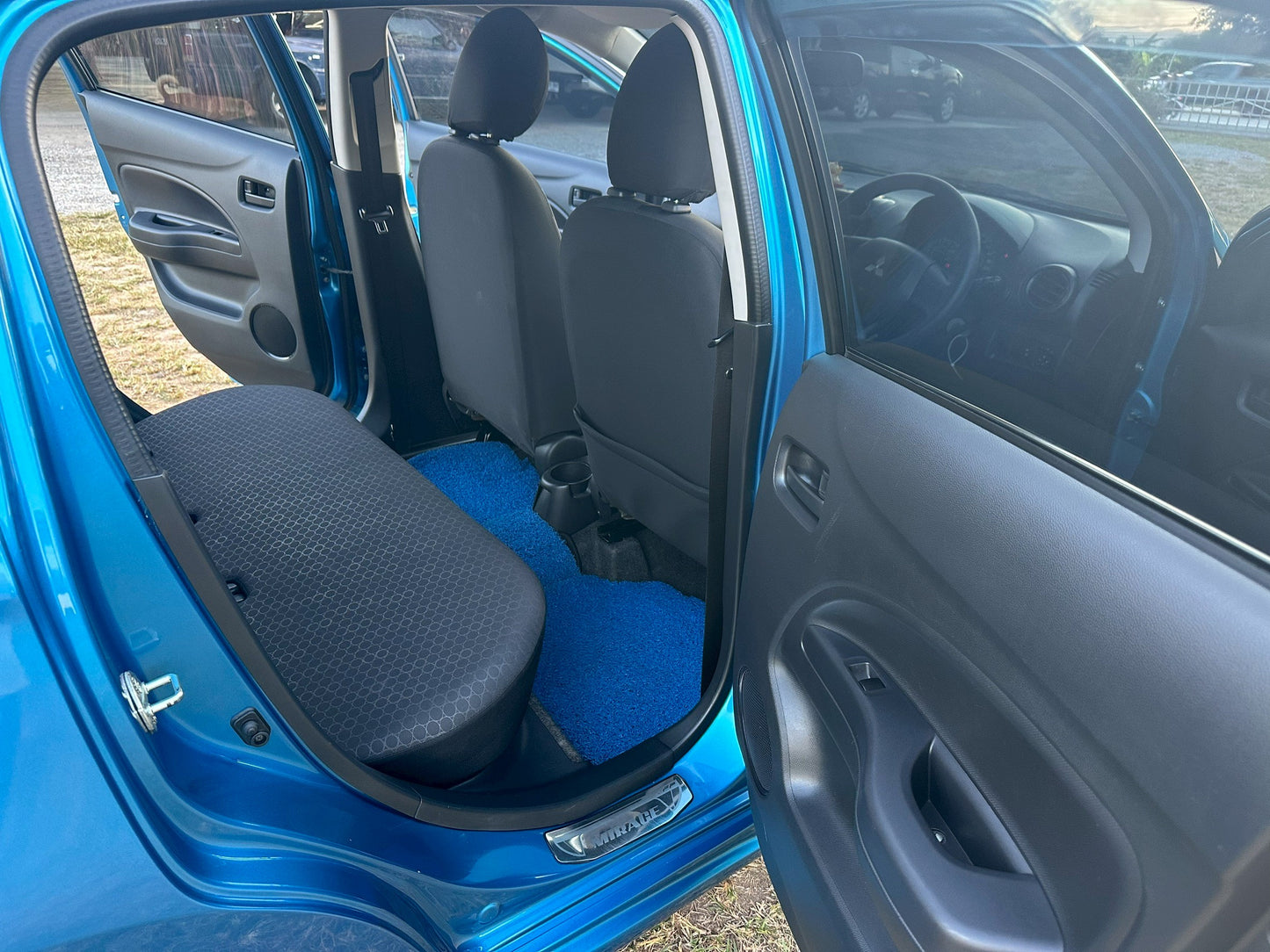 Mitsubishi Mirage 1.2 GLX AUTO ปี 2013 / จดทะเบียน 2557