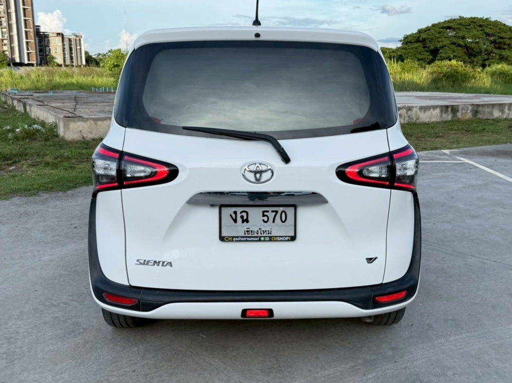 TOYOTA SIENTA 1.5V AT ปี 2017