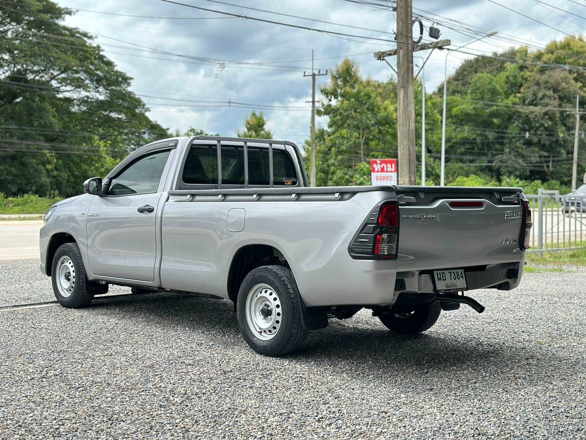 Toyota hilux revo Single Cab 2.4 J MT 2016