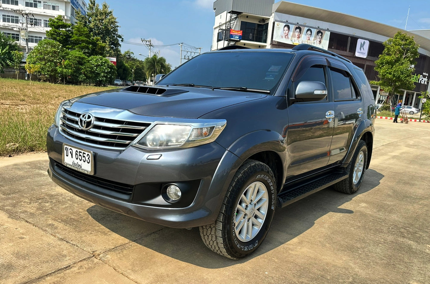 FORTUNER 3.0 V Auto 4WD
ปี 2011/2554