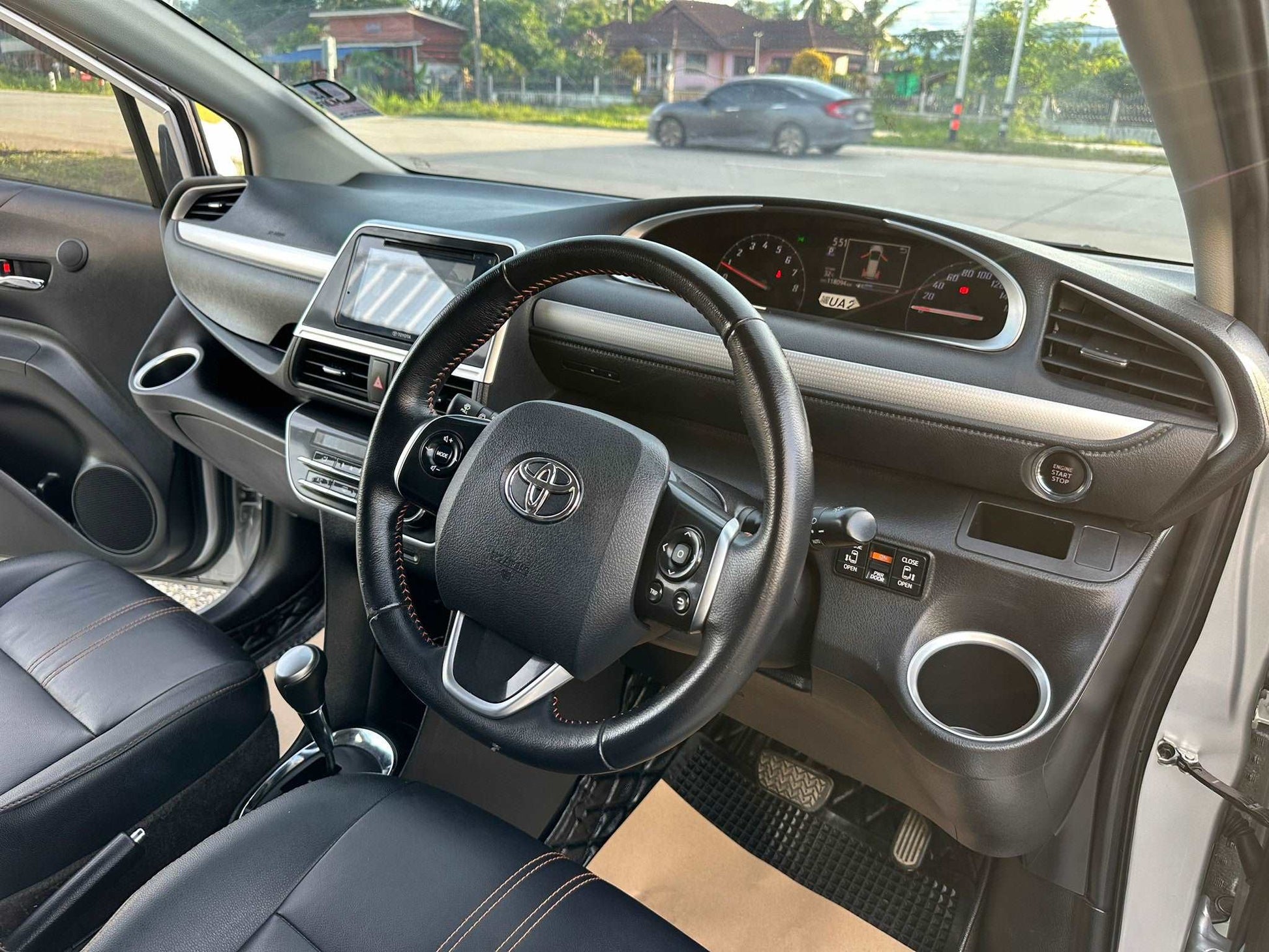 Toyota Sienta 1.5 V MNC Auto ตัวท็อป ปี 2563