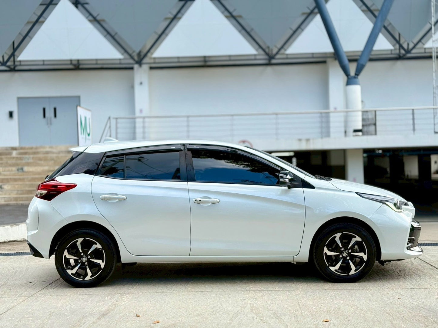 Toyota Yaris Premium ปี 2023