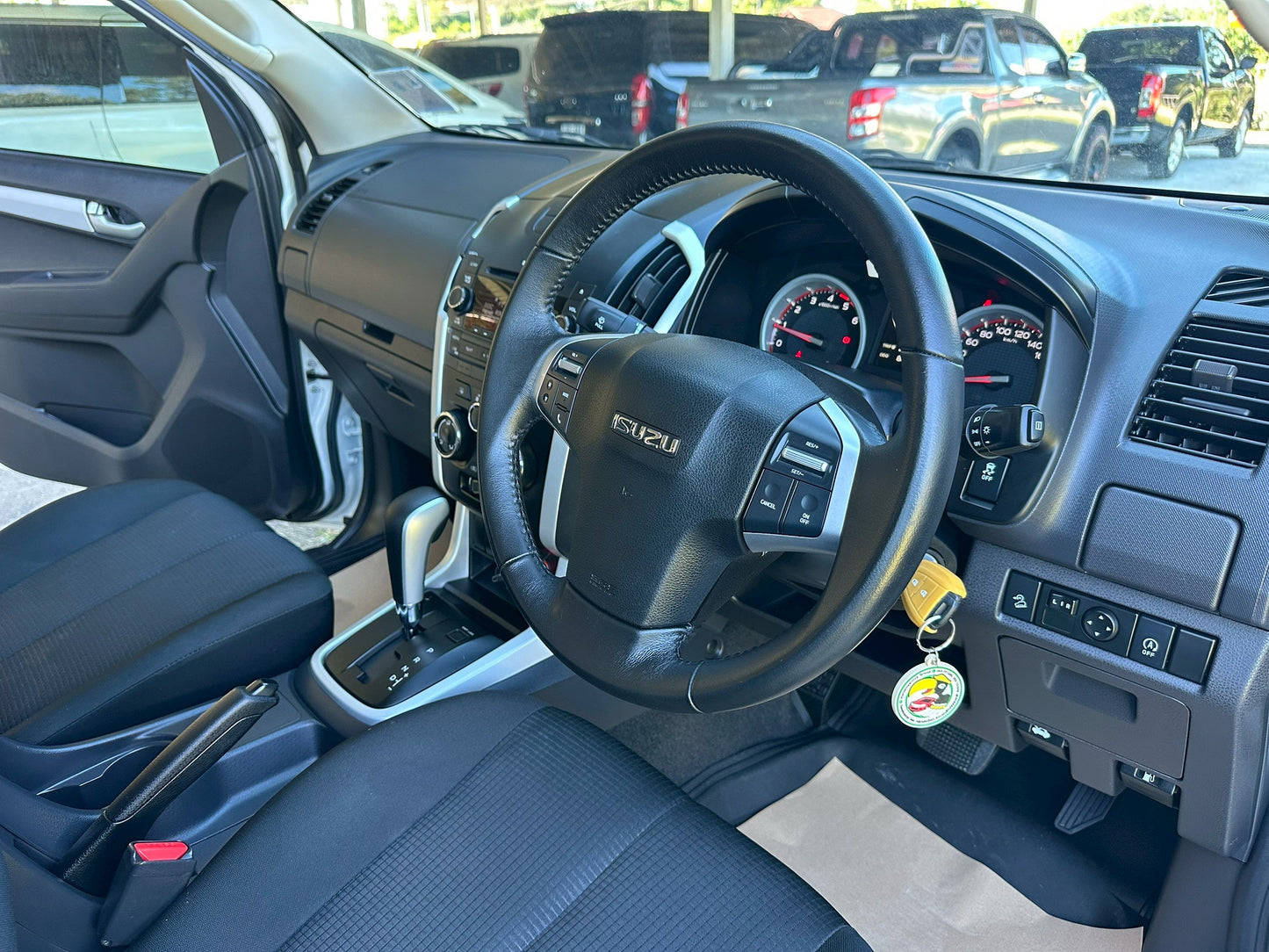 ISUZU D-MAX Hi-LANDER Blue power CAB-4 1.9 Z-Ddi (MNC)A/T 2017 / 2560