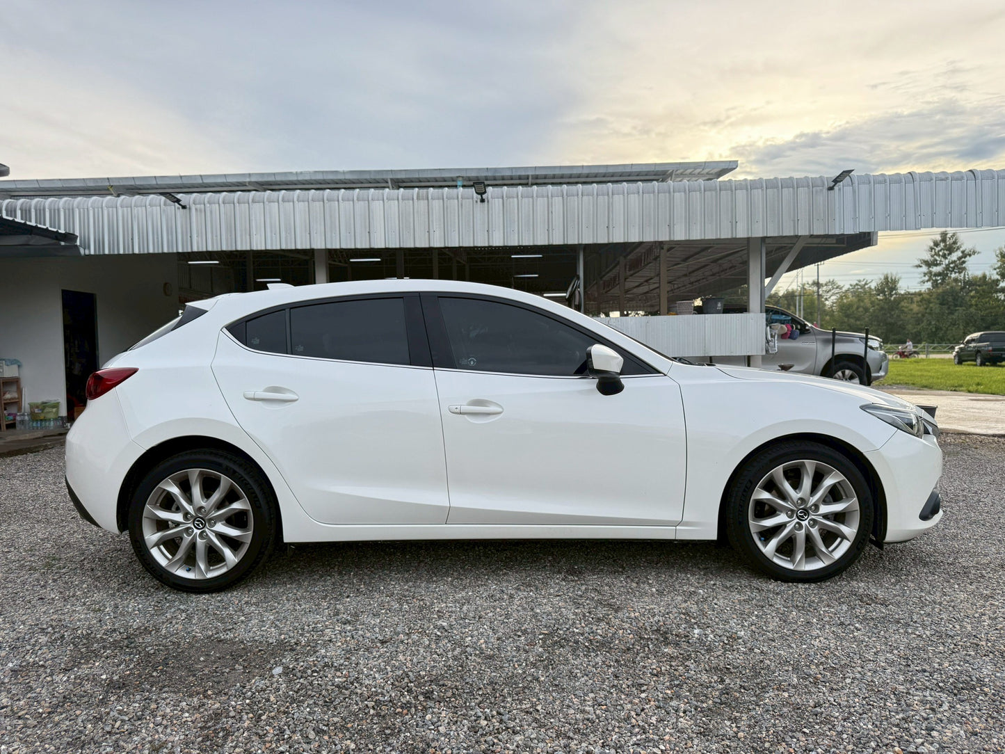 Mazda 3 Skyactive 2.0 S Sport hatchback 2014