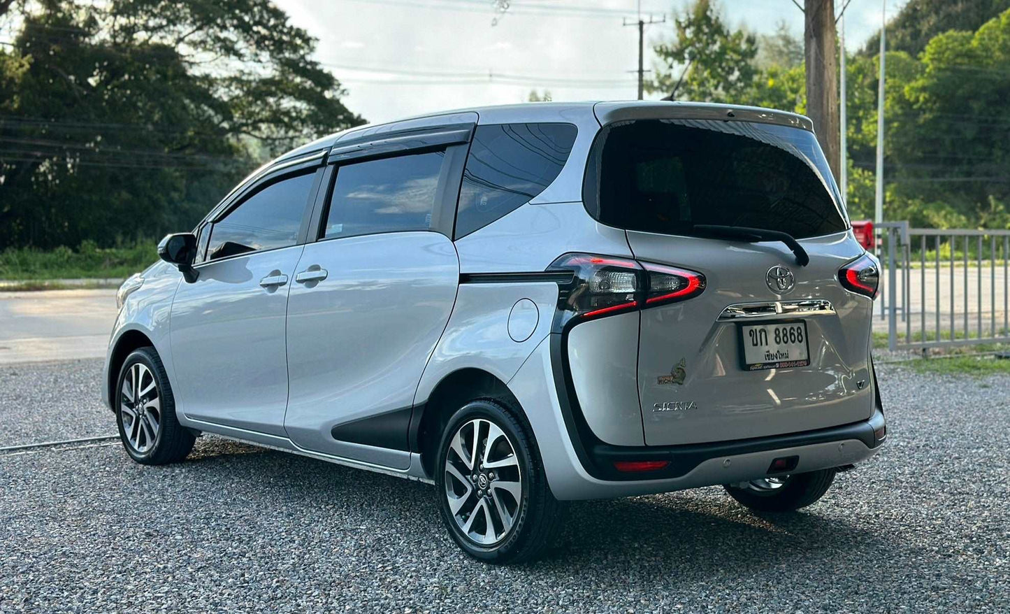 Toyota Sienta 1.5 V MNC Auto ตัวท็อป ปี 2563