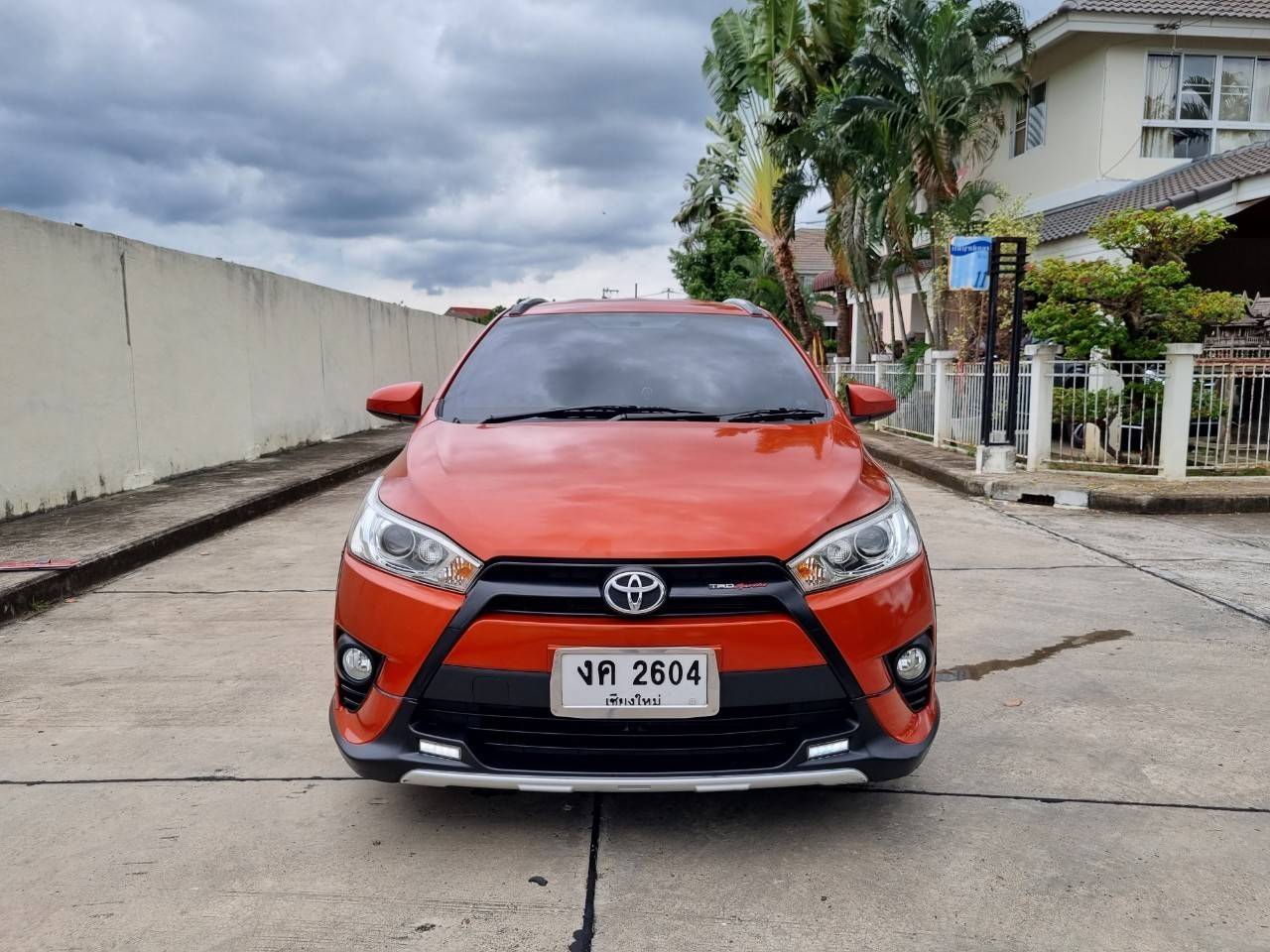 Toyota Yaris TRD Sportivo ปี 2559 สีส้ม เกียร์ออโต้