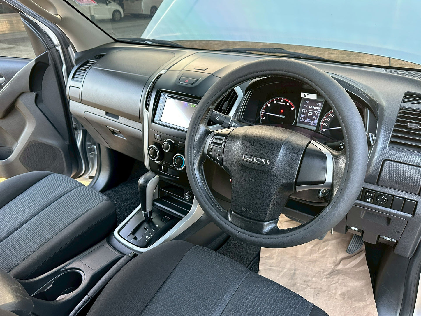 All new Dmax cab 2.5 Z-prestige DDI-VGS เกียร์ออโต้ 2012