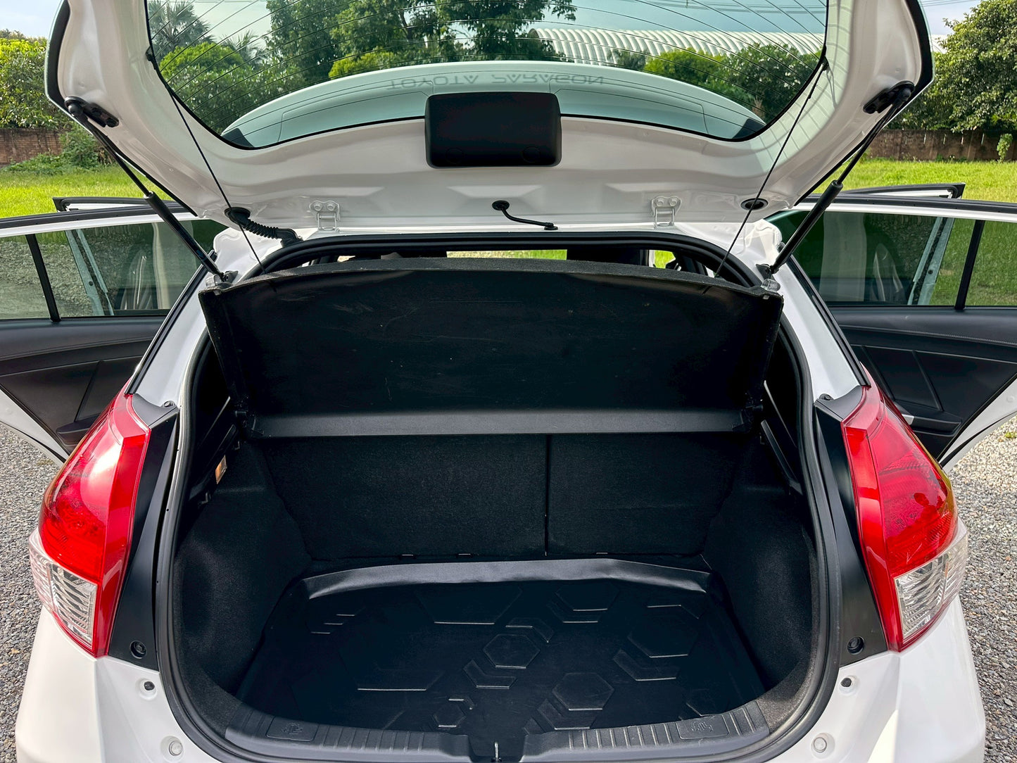 Toyota Yaris 1.2 G เกียร์ ออโต้ รุ่นท้อป