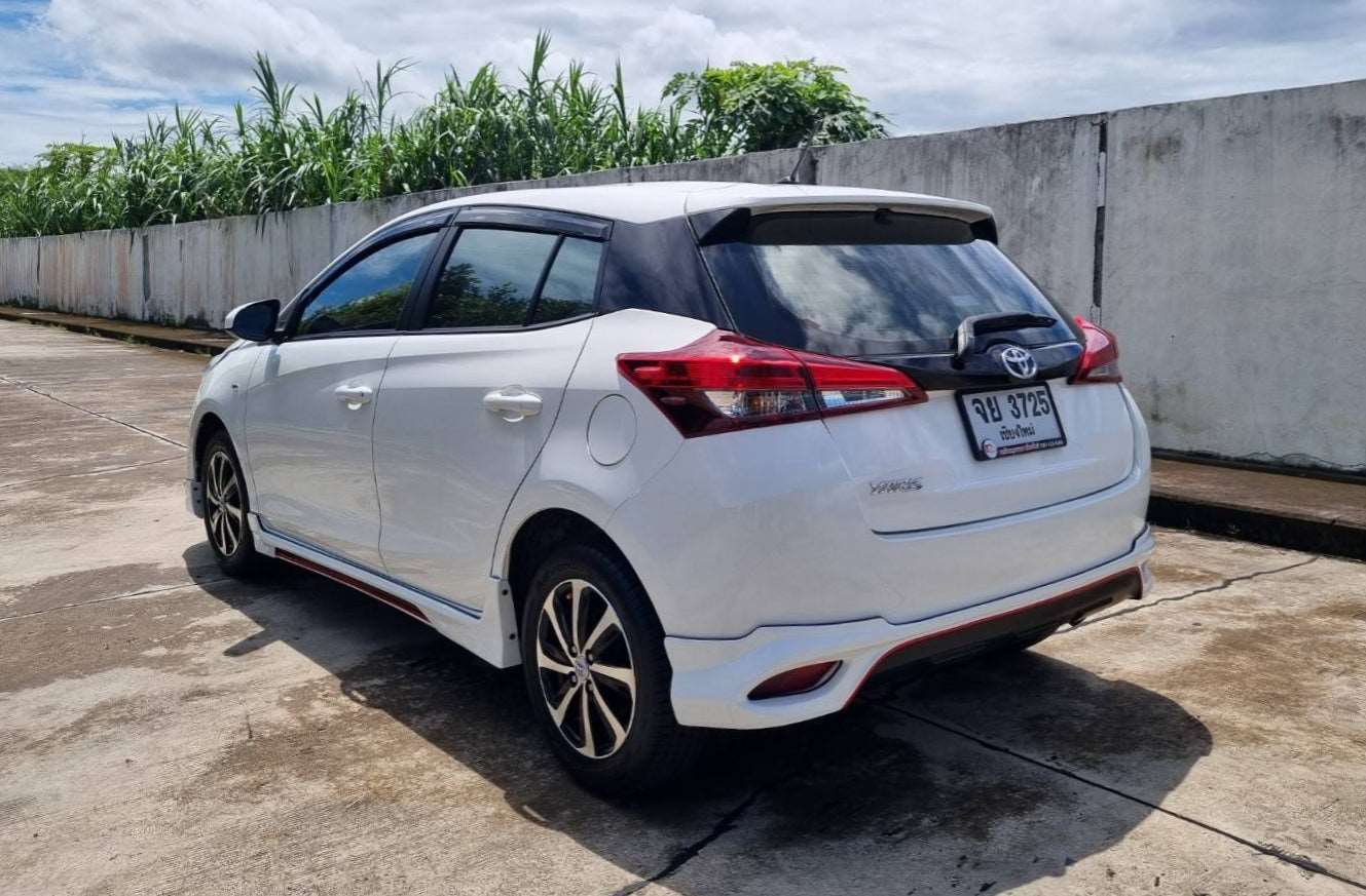 Toyota Yaris Entry ปี 2019 สีขาว เกียร์ออโต้