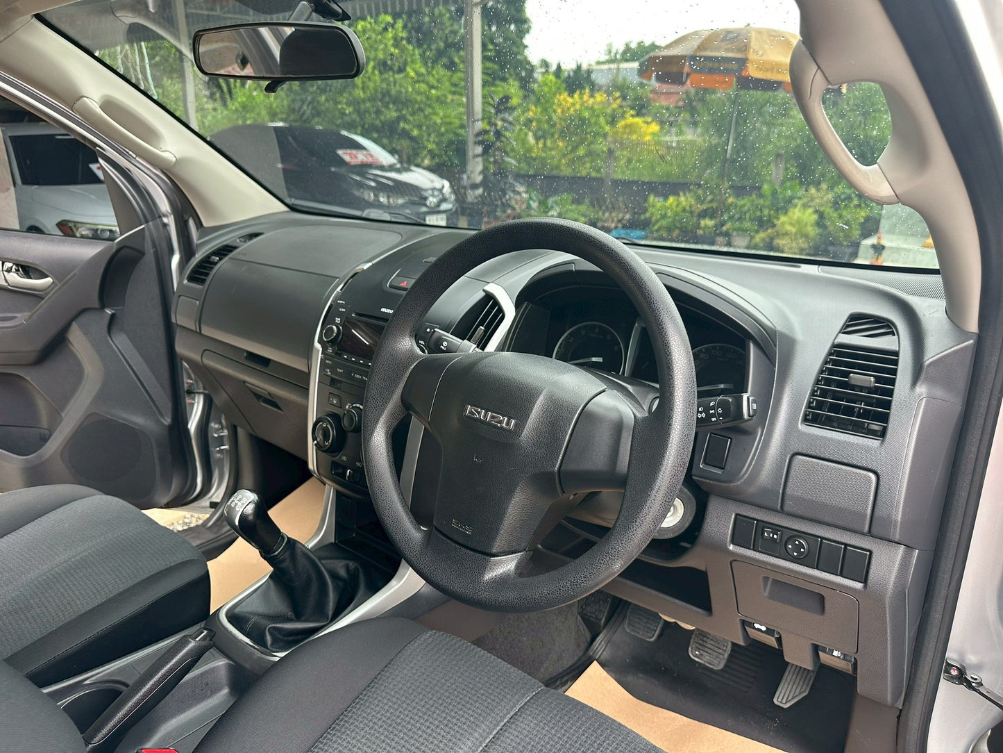 ISUZU All NEW DMAX CAB 2.5 DDI Hilander 2015