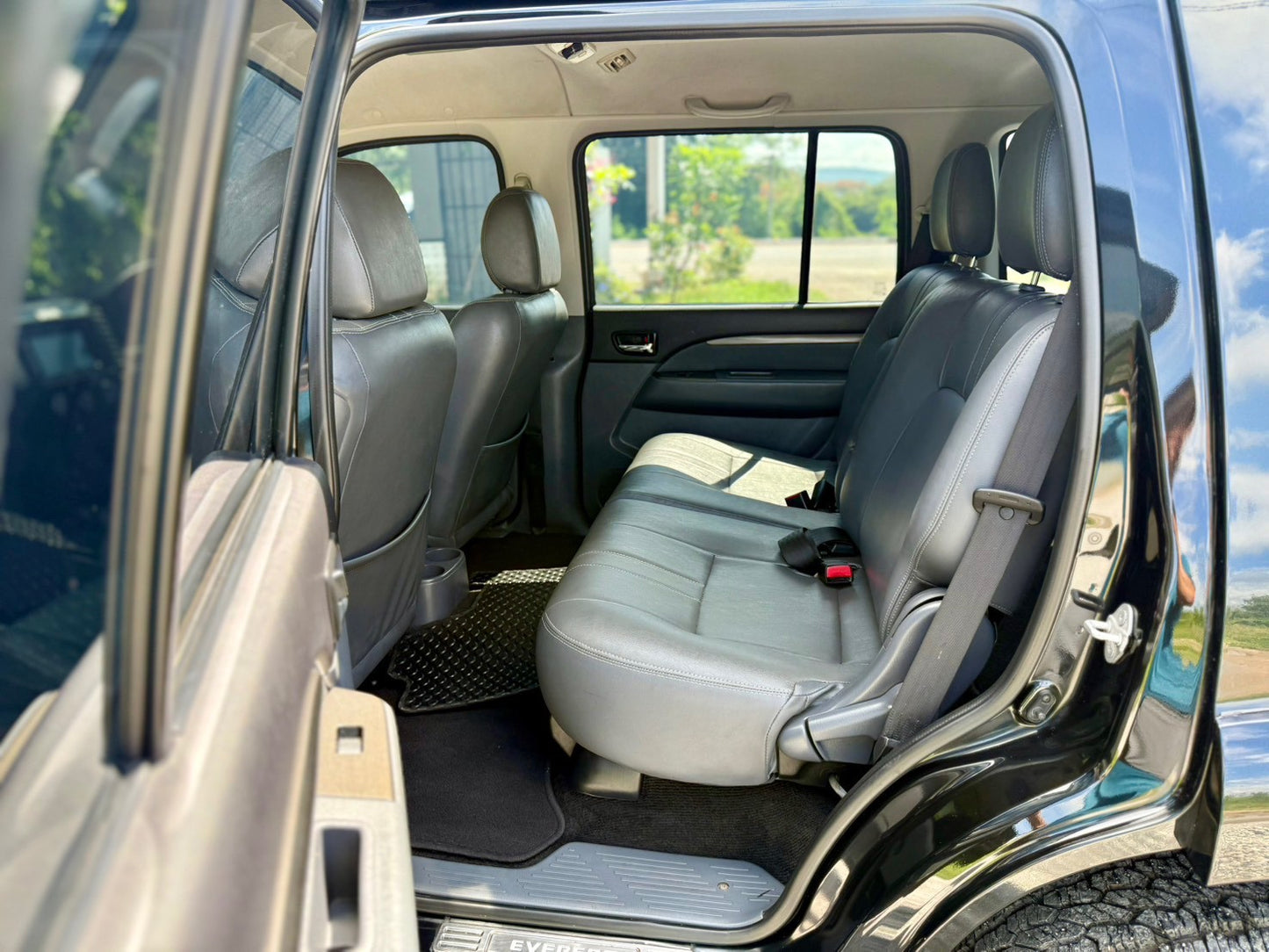 Ford Everest 2.5 LTD LIMITED ออโต้ 2WD ปี 2557