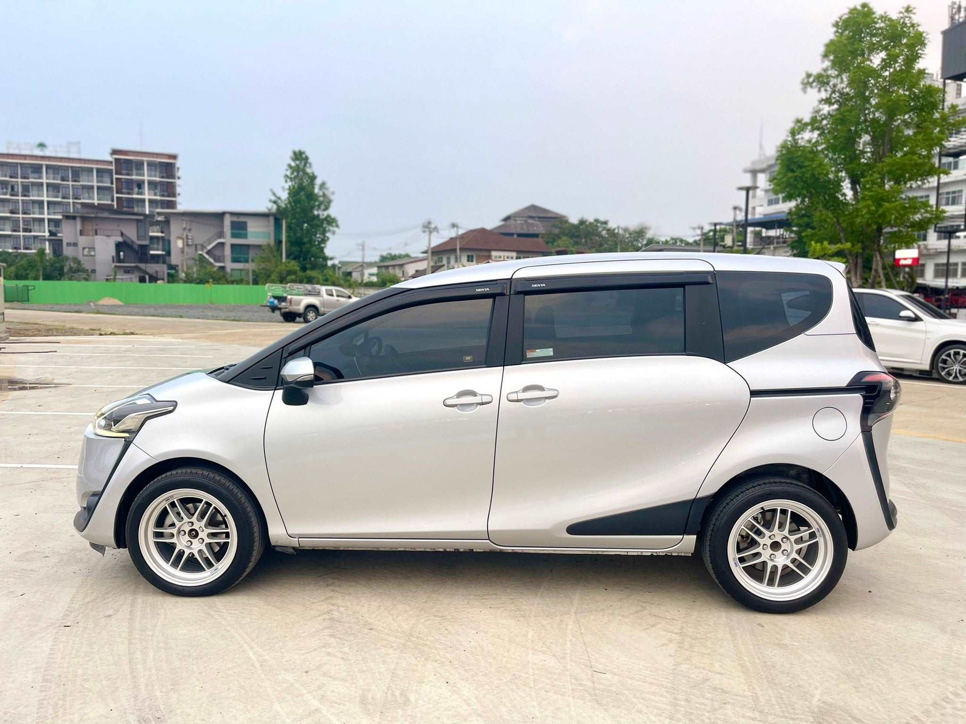 TOYOTA SIENTA 1.5 V CVT ปี 2017 (2560)