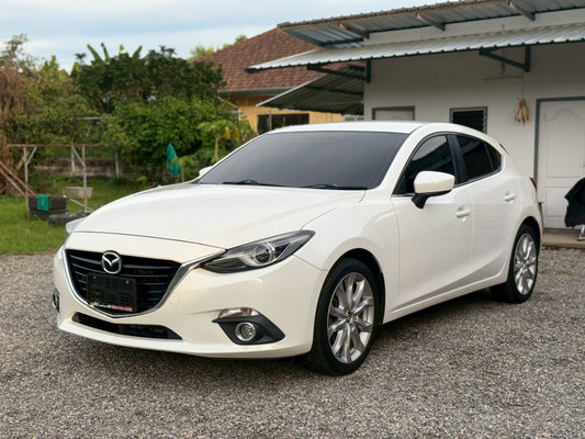 Mazda 3 Skyactive 2.0 S Sport hatchback 2014