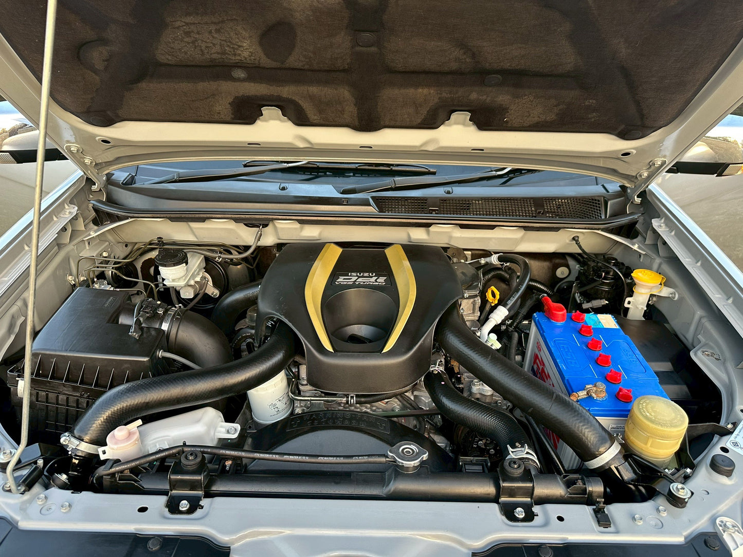 All new Dmax cab 2.5 Z-prestige DDI-VGS เกียร์ออโต้ 2012