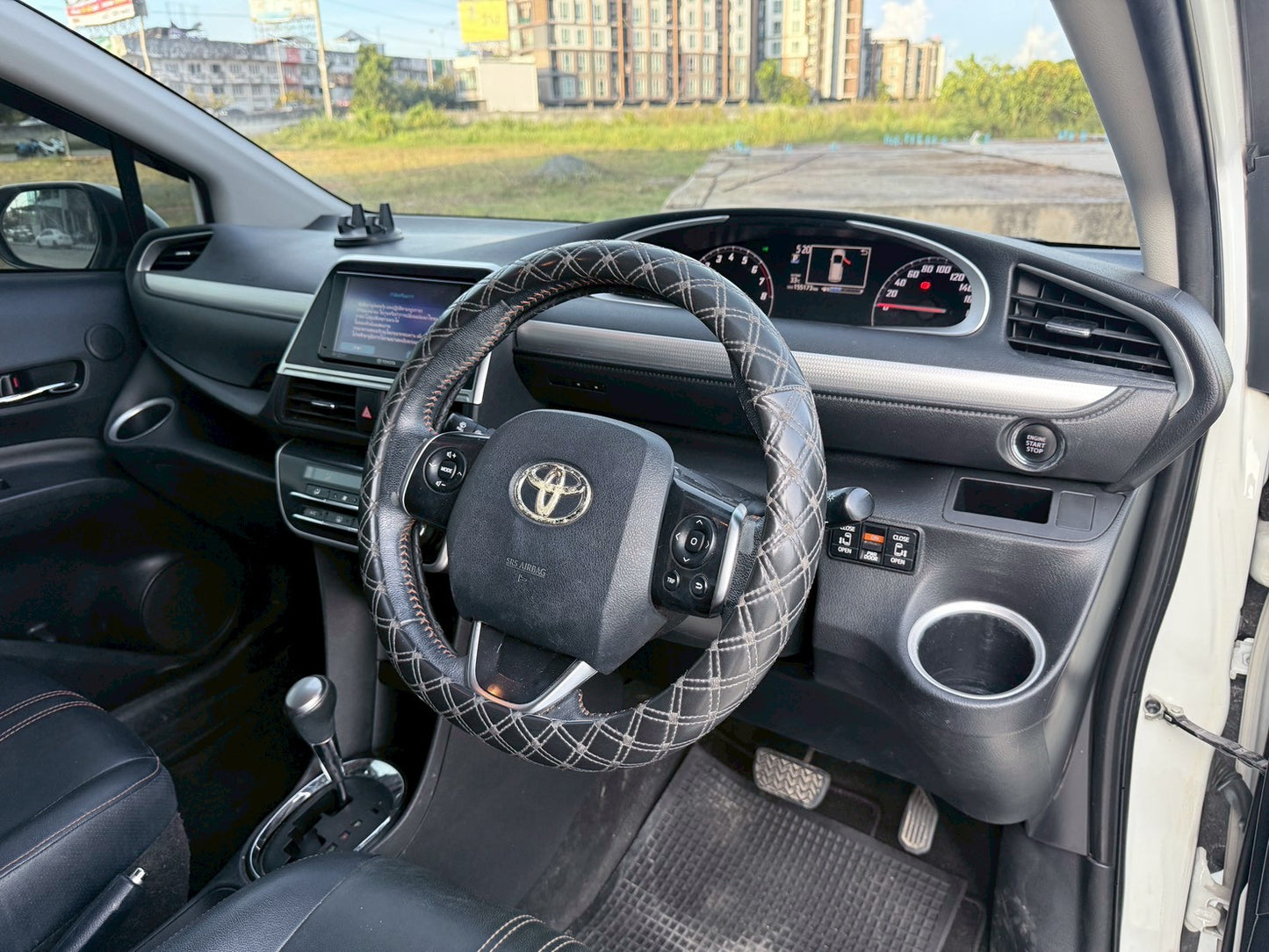 TOYOTA SIENTA 1.5V AT ปี 2017