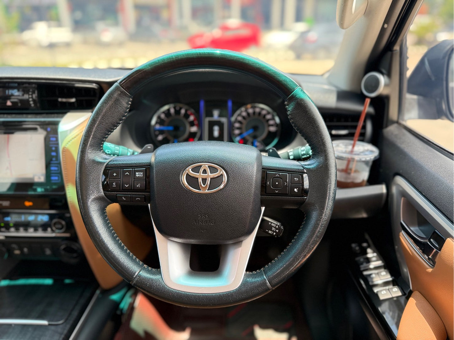 Toyota Fortuner 2.8 V A/T 4x4 (zigma4) ปี 2015/16