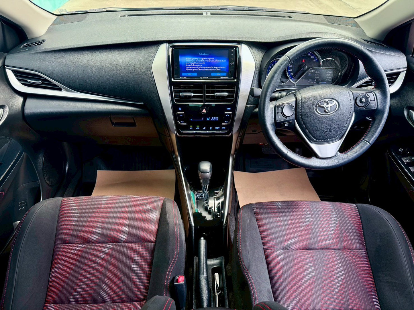 TOYOTA YARIS ATIVE S TOP