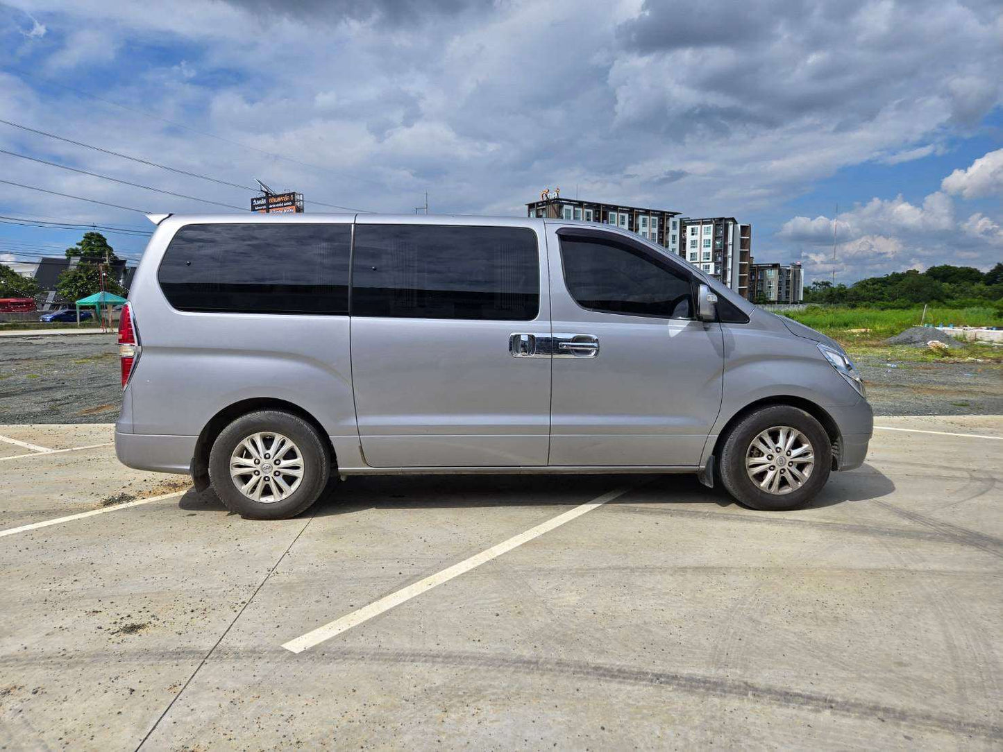 Hyundai H1 2.5 MAESTO TOURING CRDi เกียร์ธรรมดา ปี 2012/2555