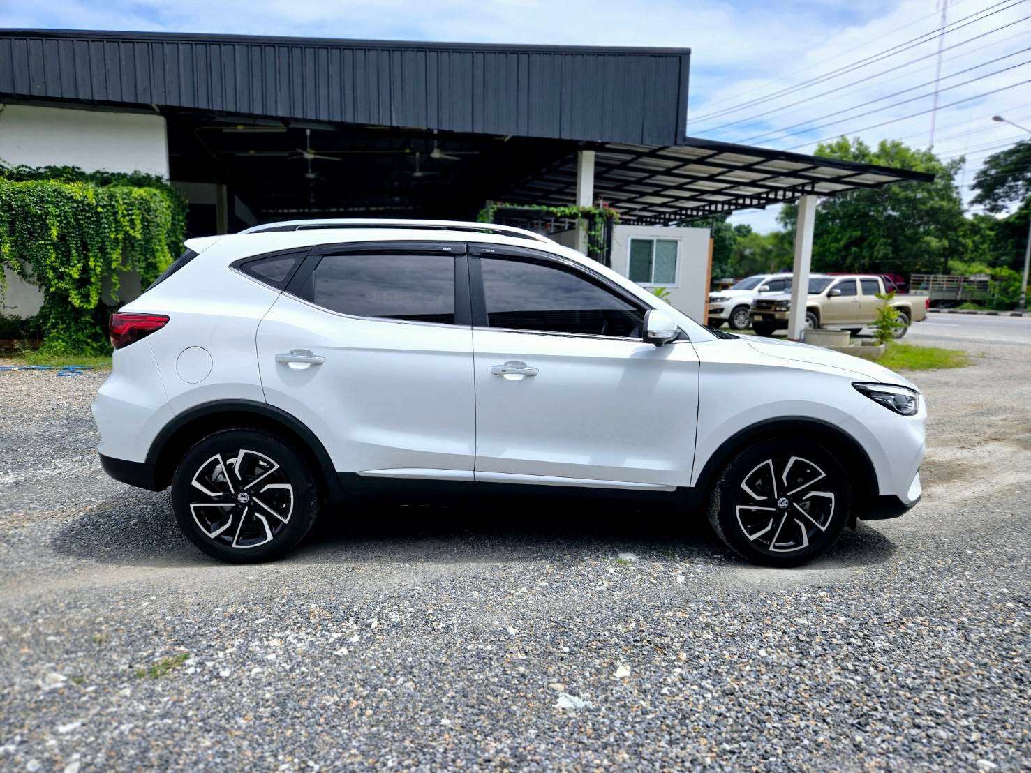 MG ZS 1.5 X+ Sunroof A/T ท็อปสุด ปี 2021/2564 วิ่งน้อย 30xxx km