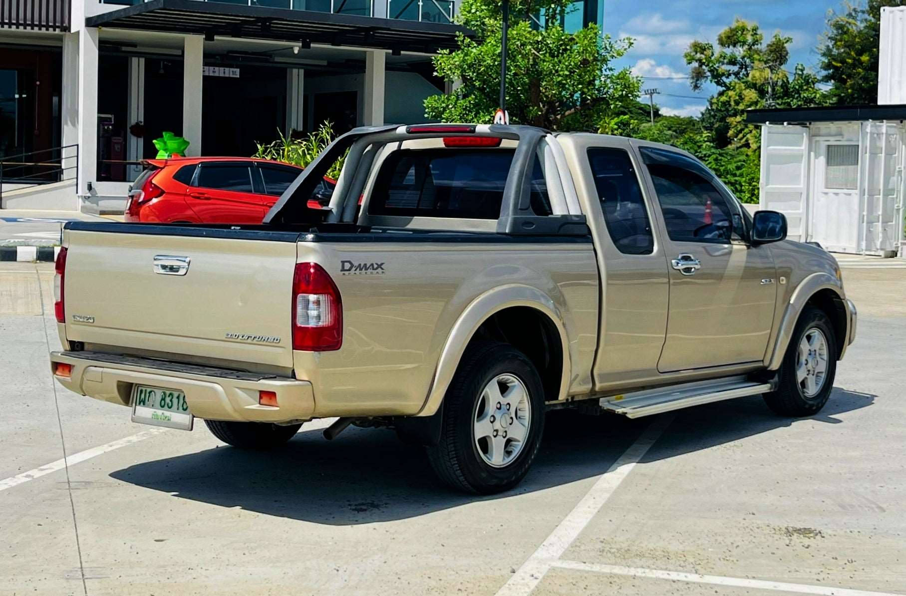 d-max 3.0 turbo ปี 2003 4 ประตู เกียร์ธรรมดา