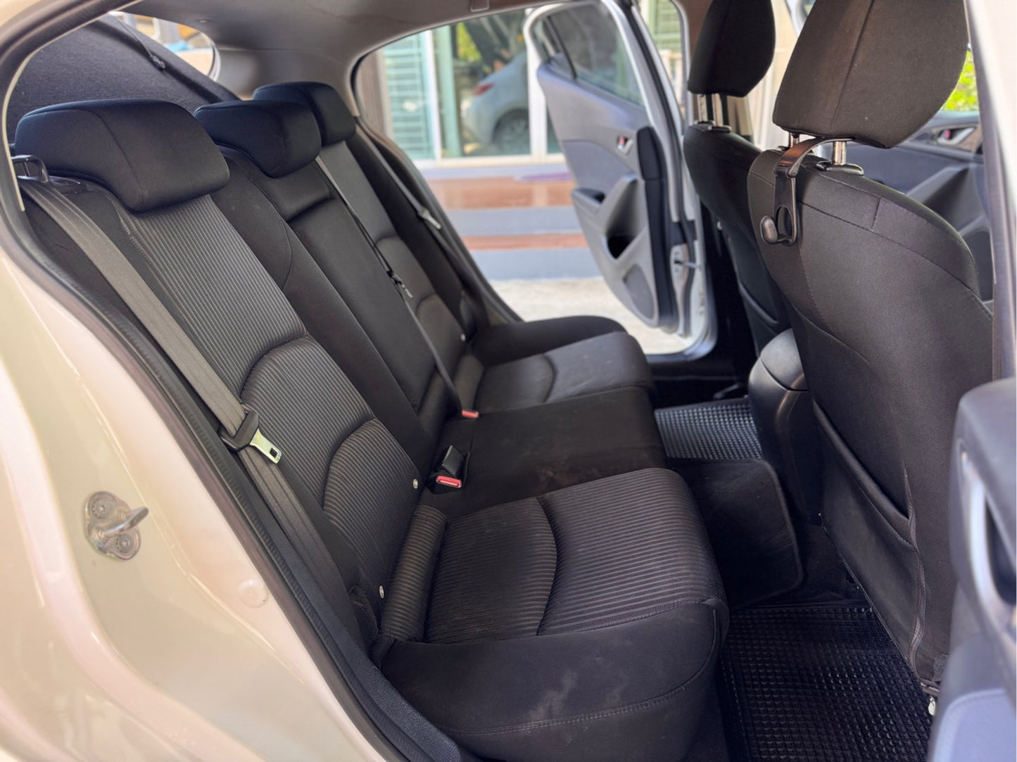 Mazda 3 2.0 E Skyactiv ออโต้ ปี 2014/จดทะเบียน 2015