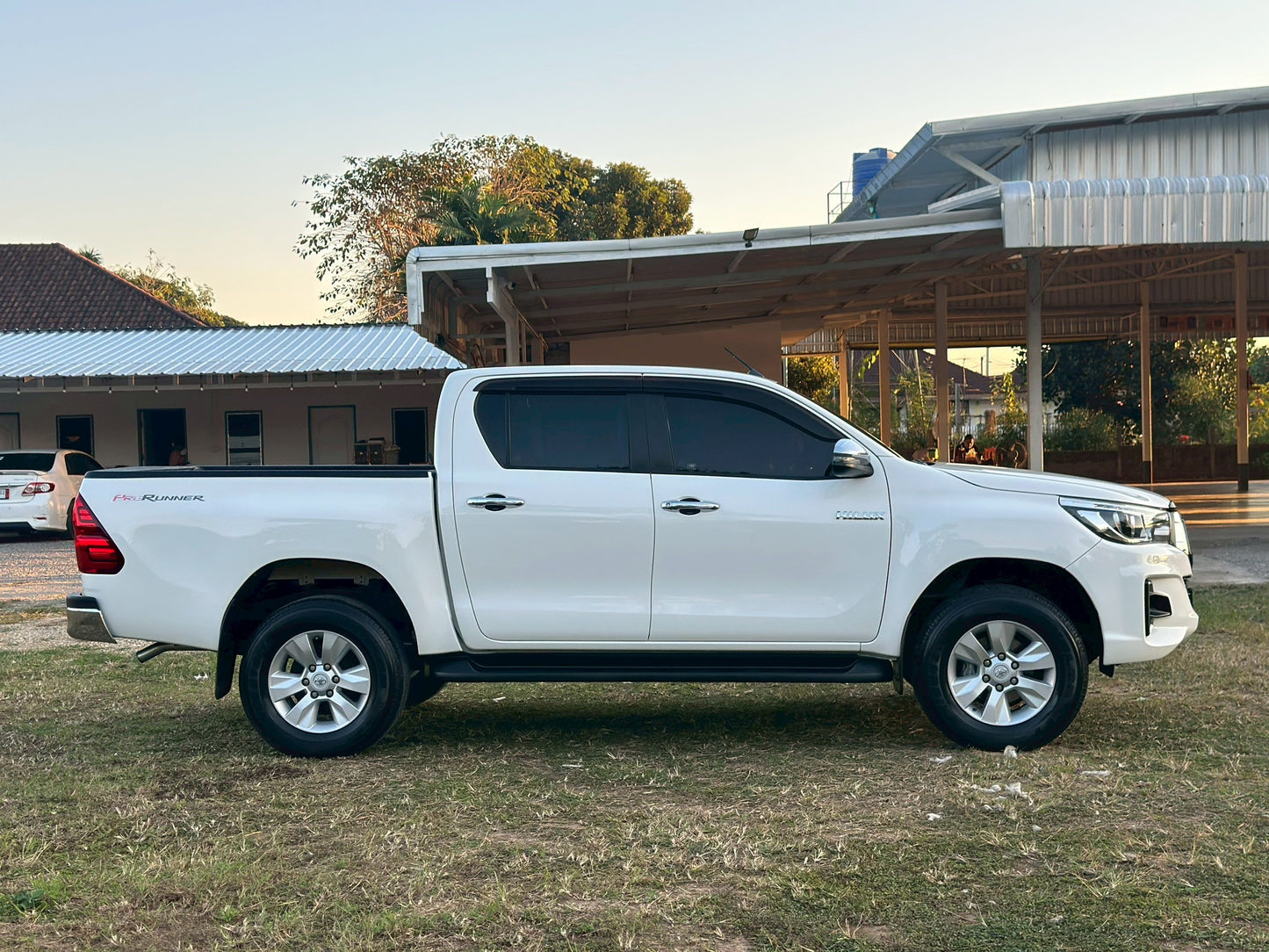 Toyota Revo Double cab 2.4 E plus Preruner 2019
