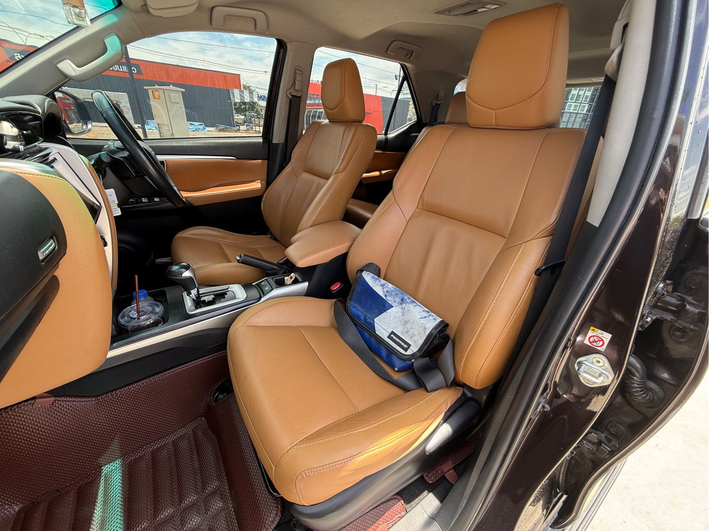 Toyota Fortuner 2.8 V A/T 4x4 (zigma4) ปี 2015/16