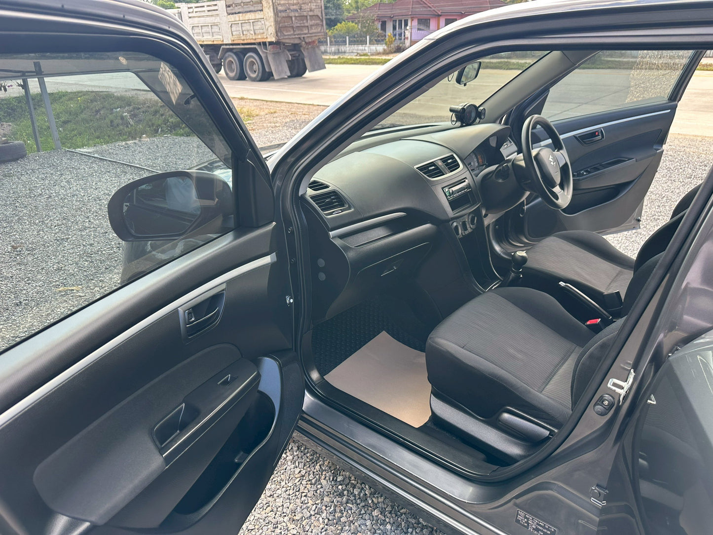 Suzuki Swift 1.25 GL เกียรธรรมดา ปี 2014/2558