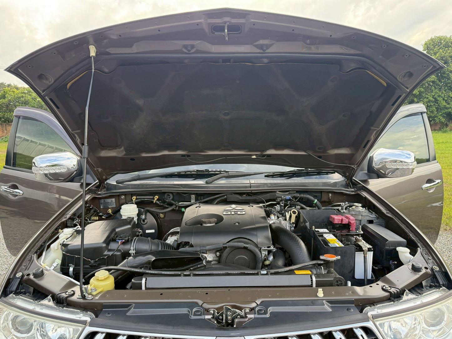 Mitsubishi Pajero sport 2.5 GT Auto 4WD 2011