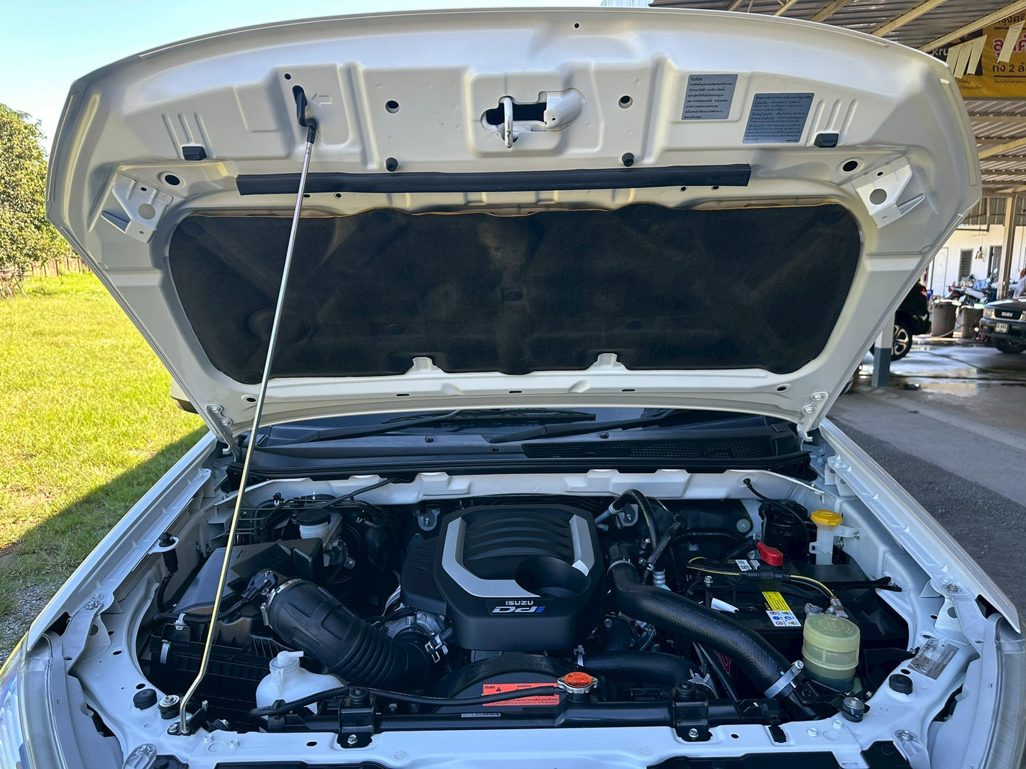 ISUZU D-MAX Hi-LANDER Blue power CAB-4 1.9 Z-Ddi (MNC)A/T 2017 / 2560