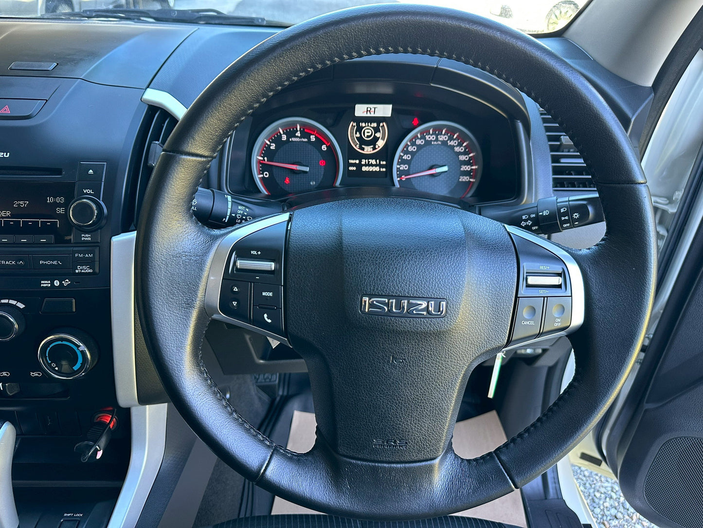 ISUZU D-MAX Hi-LANDER Blue power CAB-4 1.9 Z-Ddi (MNC)A/T 2017 / 2560