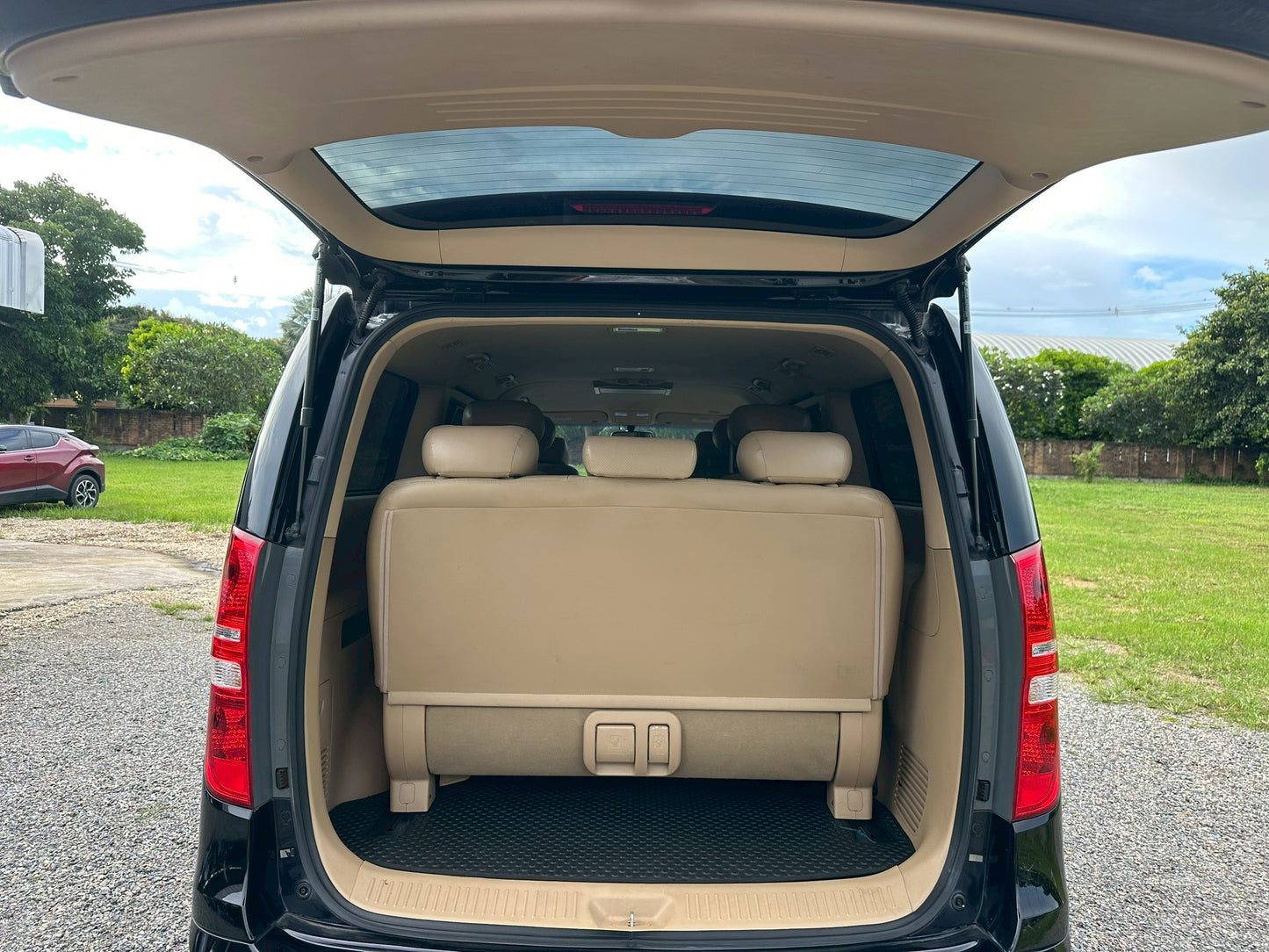 Hyundai H-1 2.5 Deluxe (MNC)ปี 2018/2562