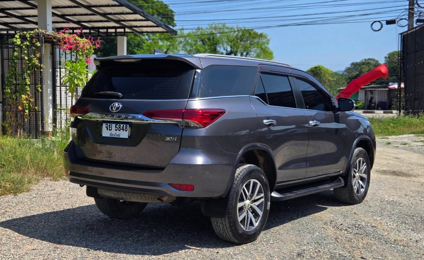 Fortuner 2.8 V VNT 4WD ปี 2017/2560 Option