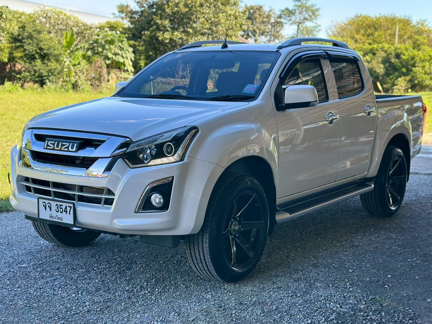 ISUZU D-MAX Hi-LANDER Blue power CAB-4 1.9 Z-Ddi (MNC)A/T 2017 / 2560