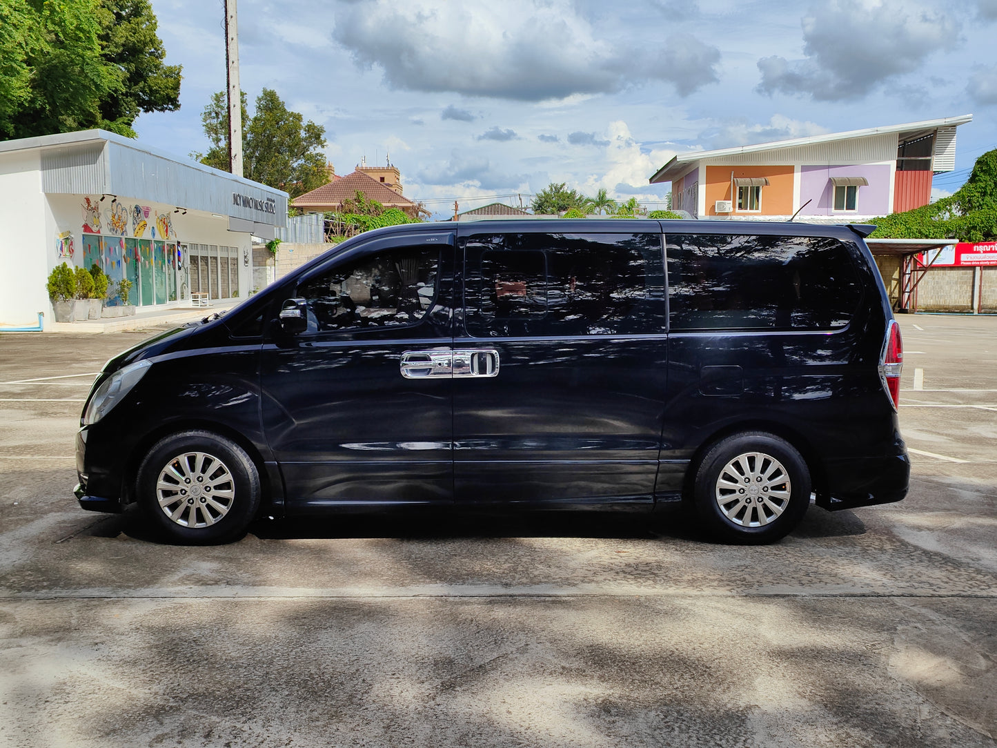 Hyundai H-1 Deluxe 2.5 CRDi ปี 2016