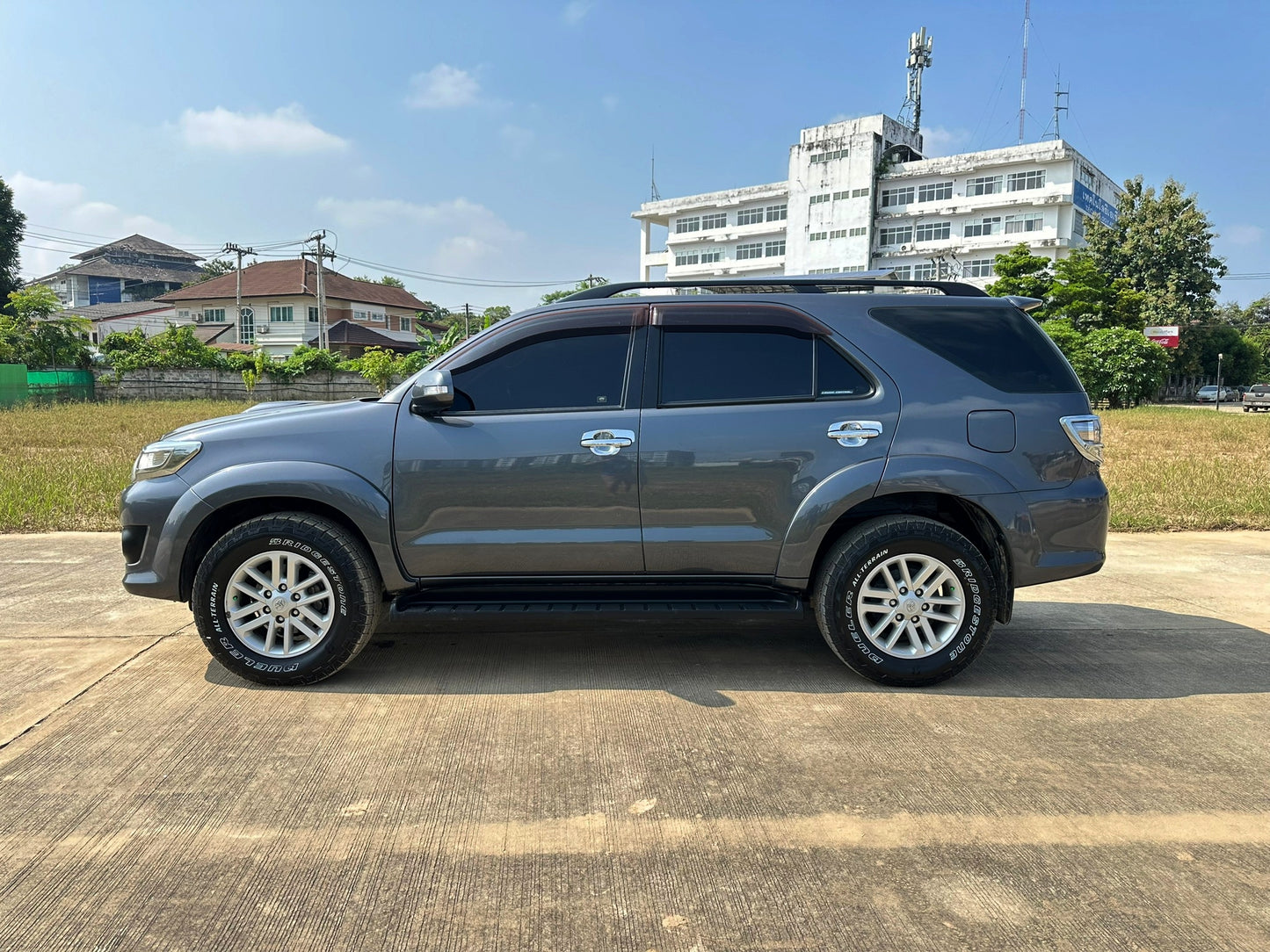 FORTUNER 3.0 V Auto 4WD
ปี 2011/2554