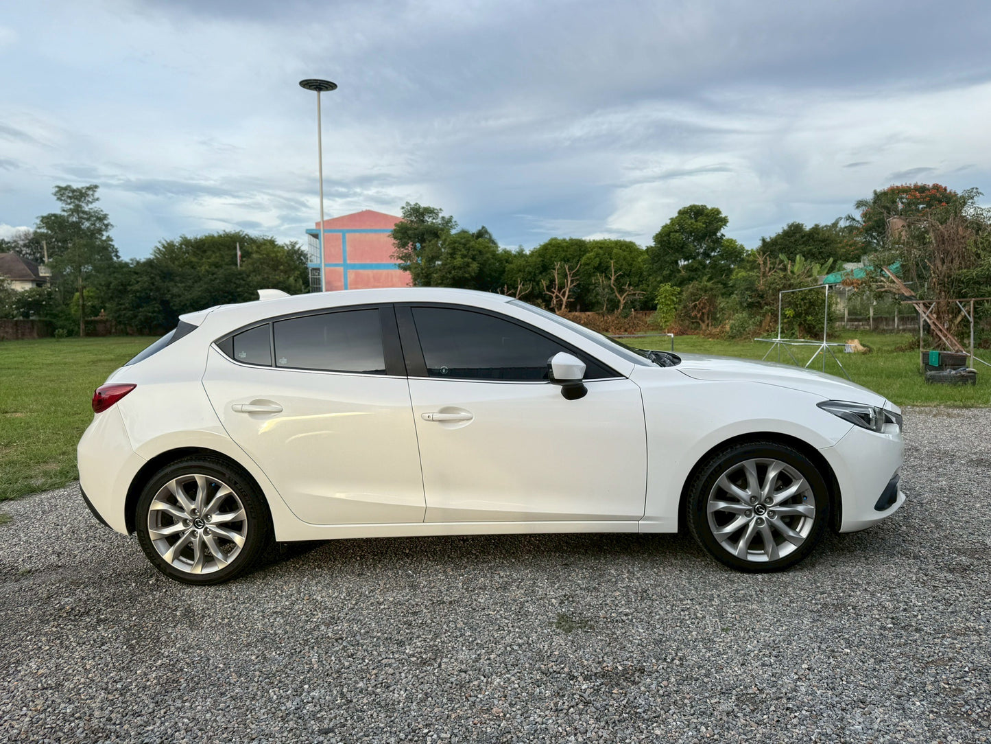 Mazda 3 Skyactive 2.0 S Sport hatchback 2014