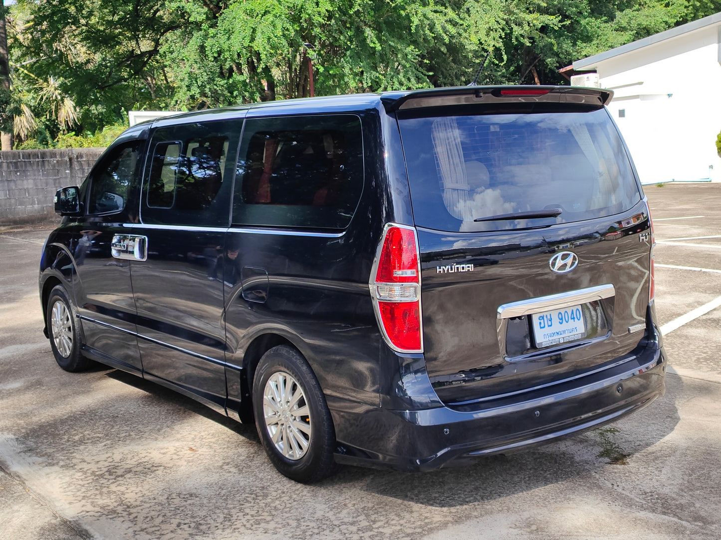 Hyundai H-1 Deluxe 2.5 CRDi ปี 2016