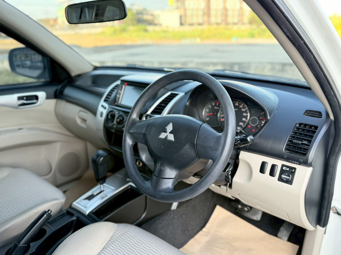 Mitsubishi Pajero Sport 2.5 GLS VG Turbo A/T ปี 2012