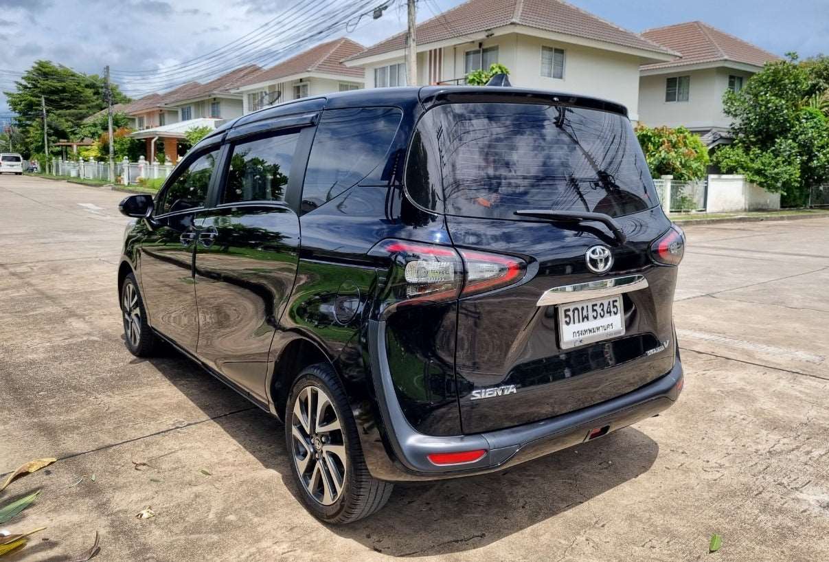 Toyota Sienta V Auto ตัวท็อป ปี 2560