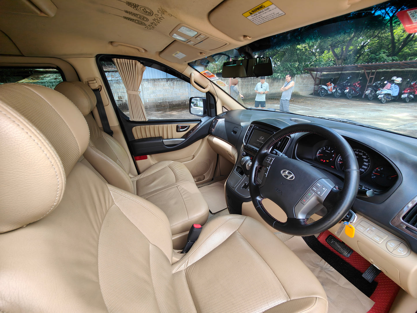 Hyundai H-1 Deluxe 2.5 CRDi ปี 2016