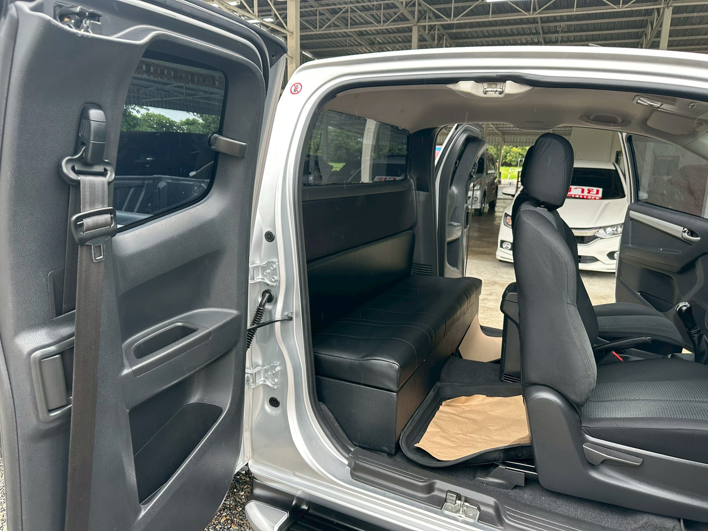 ISUZU All NEW DMAX CAB 2.5 DDI Hilander 2015