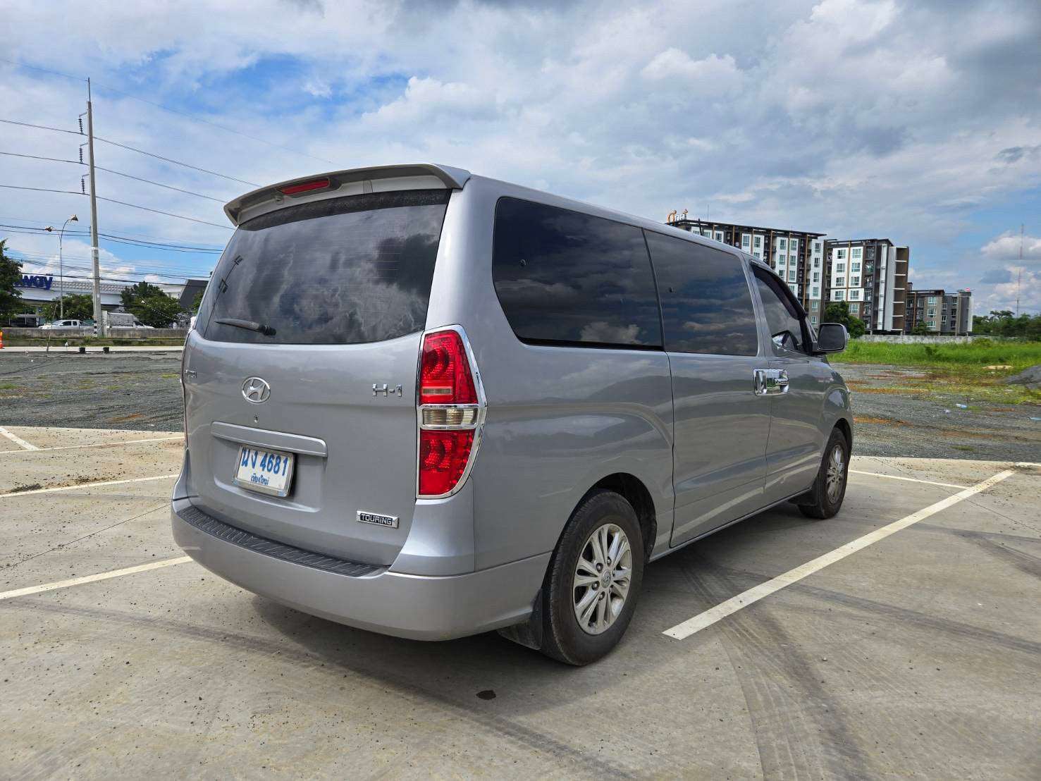 Hyundai H1 2.5 MAESTO TOURING CRDi เกียร์ธรรมดา ปี 2012/2555