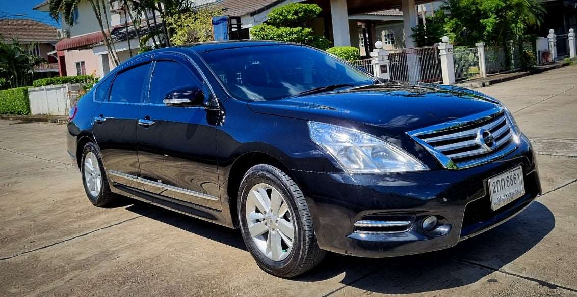 NISSAN TEANA 2.0 XL SPORT TOP ปี 2556 สีดำ เกียร์ ออโต้